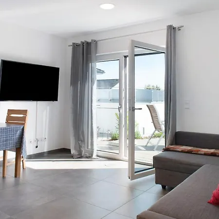Maier Apartment *